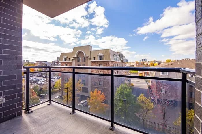 Tower 2 balcony with fall views