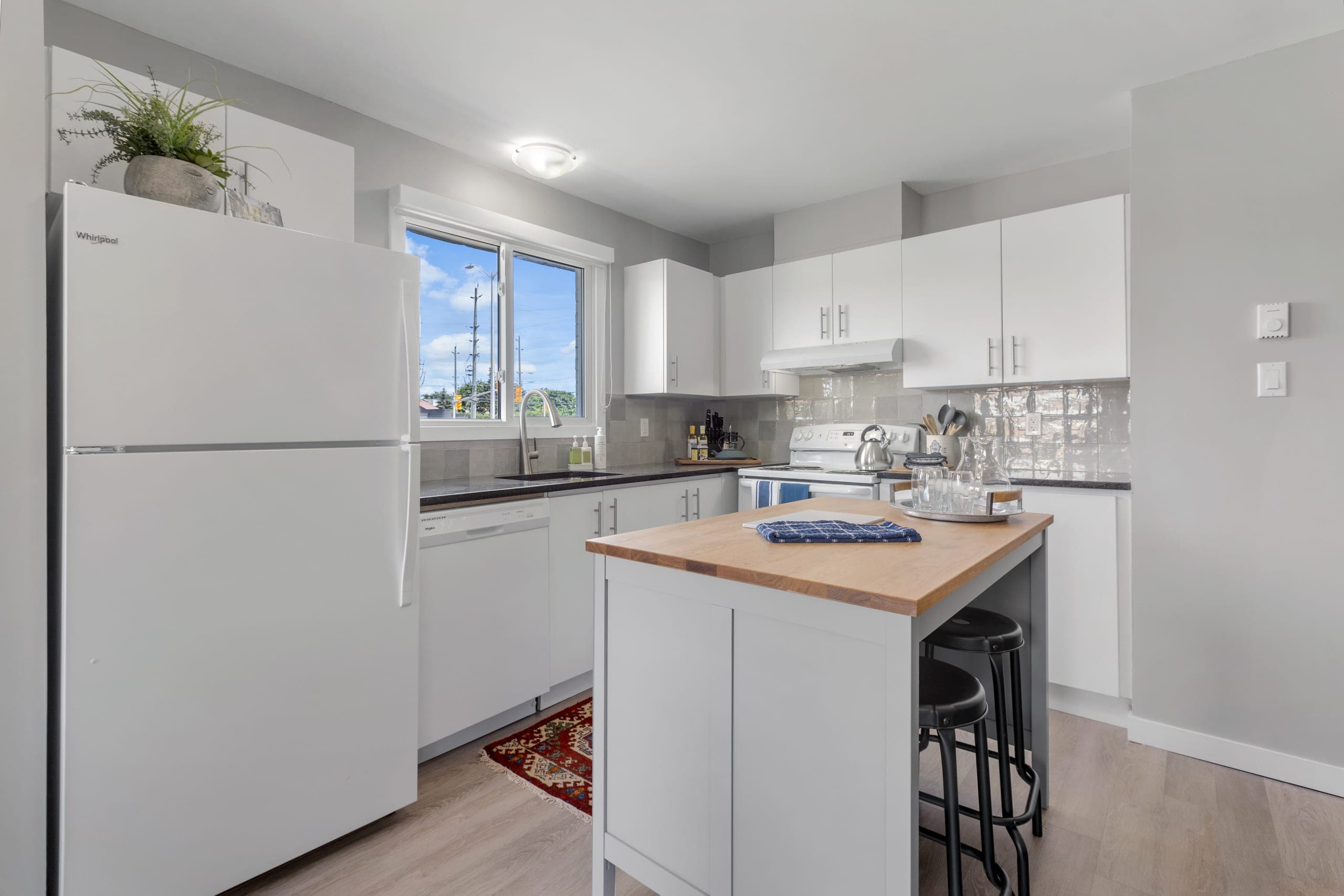 Kitchen and dining area