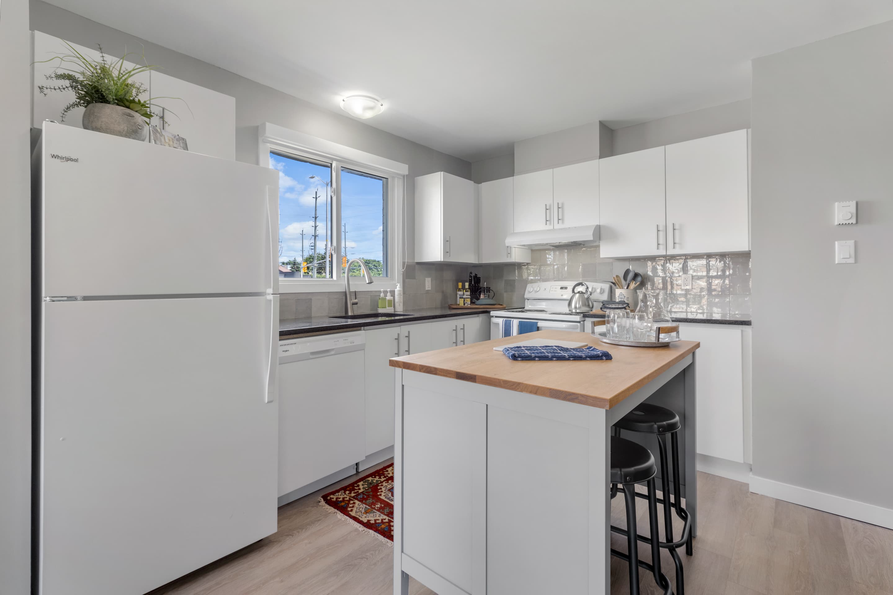 Kitchen and dining area